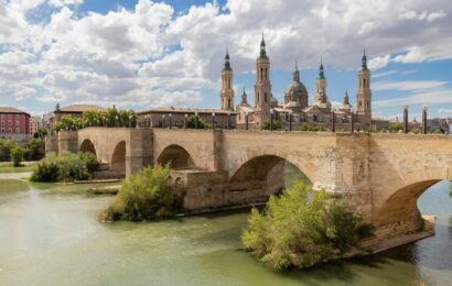 Basilica del Pilar: The Architectural Jewel of Zaragoza